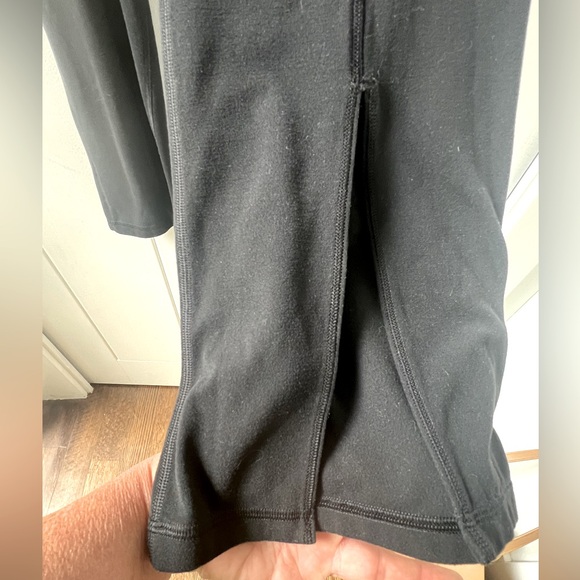 TnaBUTTER™ Split Hi-Rise Long Legging in Black. Size small. - Picture 5 of 5